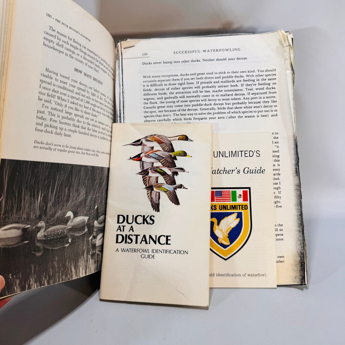 The Duck Hunter’s Handbook (1977, Third Printing) — Bob Hinman | Winchester Press, B/W Photos, Waterfowl Hunting Outdoor Sports