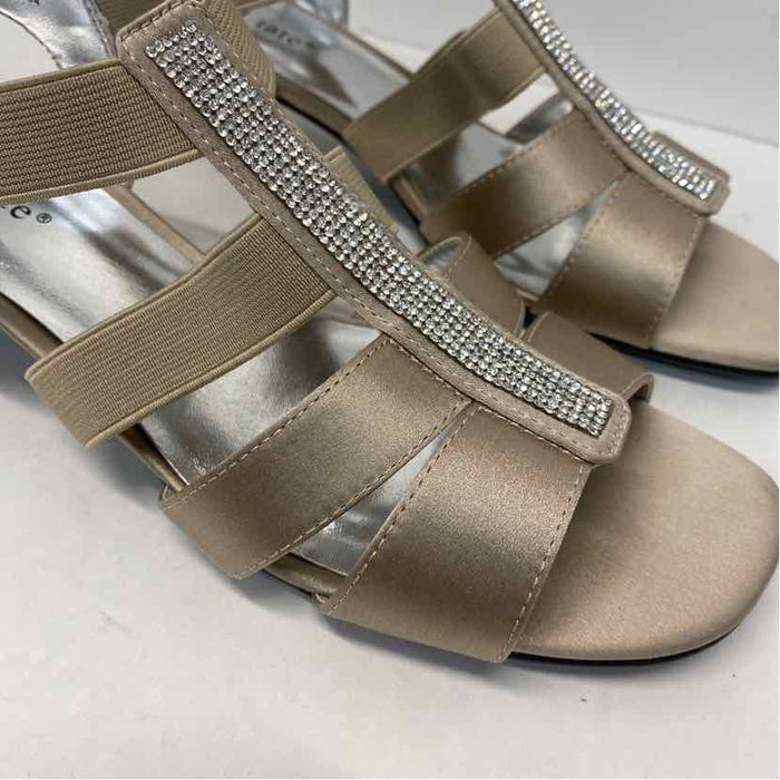 David Tate Size 9.5 Women's Champagne Beaded Strappy Shoes