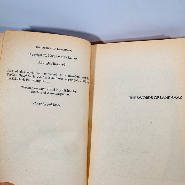 Fritz Leiber Fantasy Paperbacks: The Swords of Lankhmar & Swords Against Wizardry (1968, 1983) – Sword & Sorcery Duo