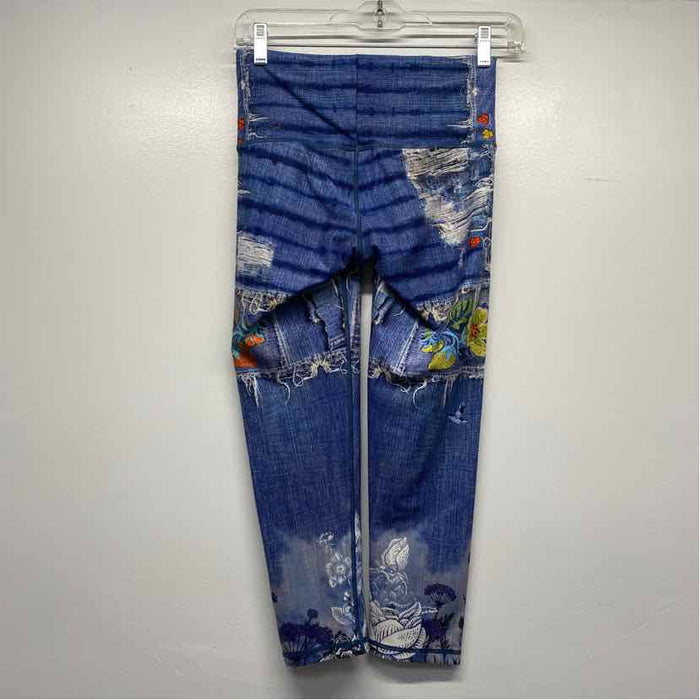 Niyama Sol Size S Women's Blue-Multi Print Capri Activewear Pants