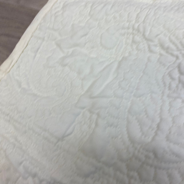 Windsor Quilt Off White Cotton Pillow Case